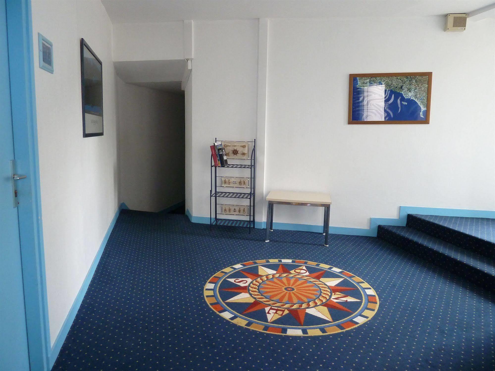 Breizh Hotel Crach Екстериор снимка